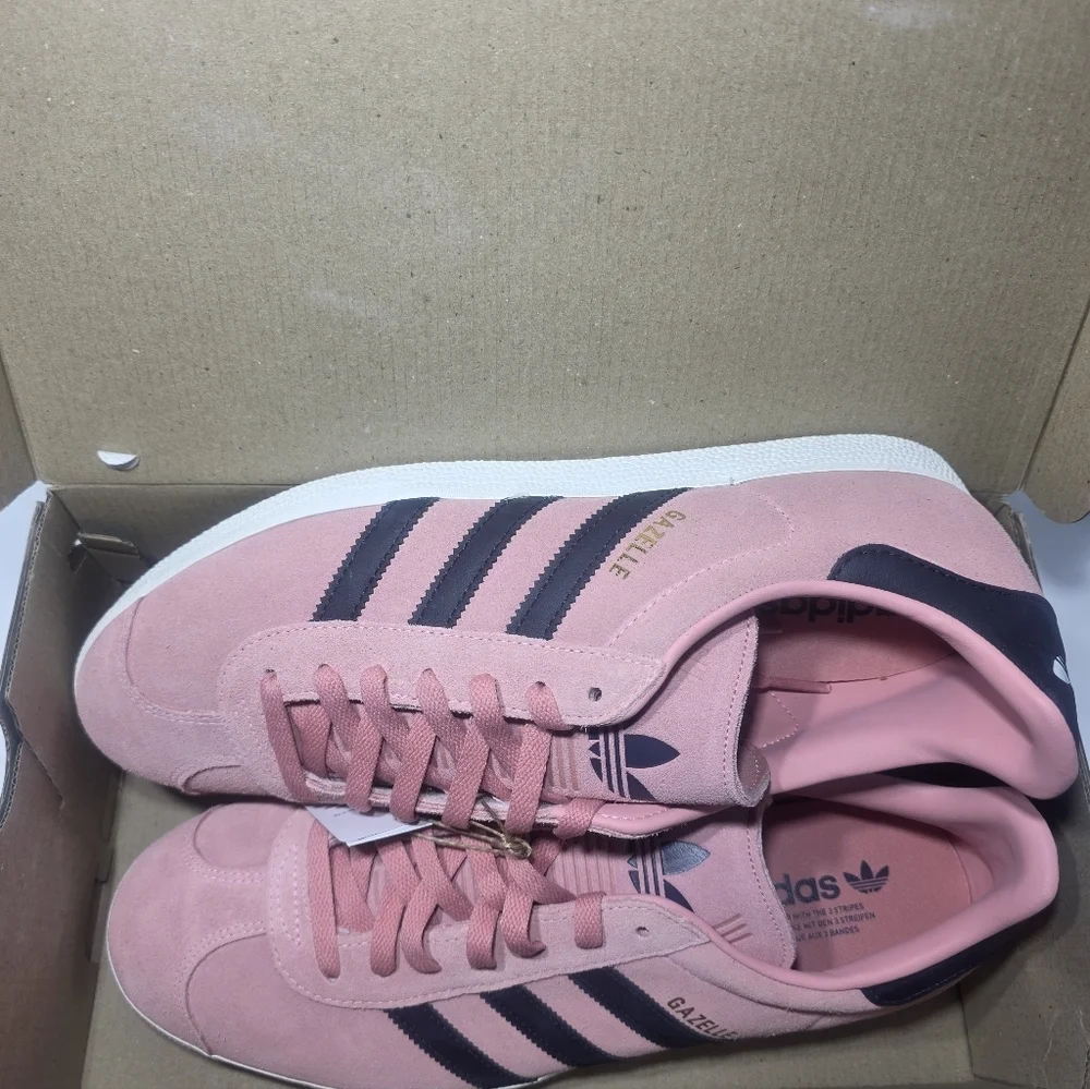 Adidas Gazelle Men’s 11.5 Pink Suede Black Stripe Classic Sneakers New Box